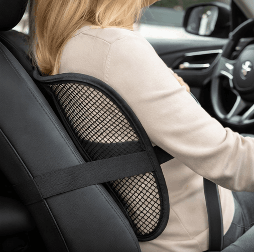 Mesh lændestøtte med buet form